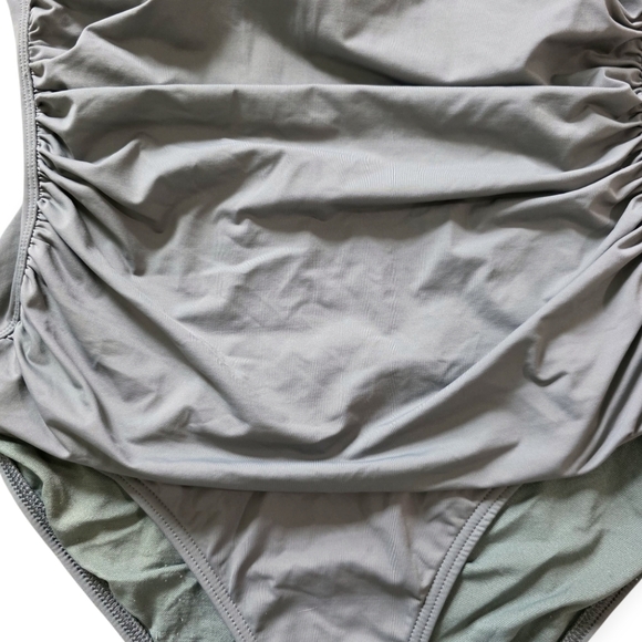 Tommy Bahama Bandeau Halter  One Piece Swimsuit, Gray, Size 16 - Picture 4 of 11